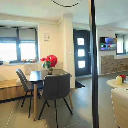 Quiet Pocket View 公寓 卡斯托里亚