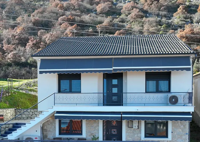 Quiet Pocket View * Kastoria