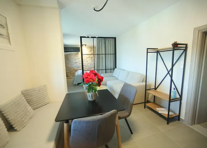 Quiet Pocket View * Kastoria